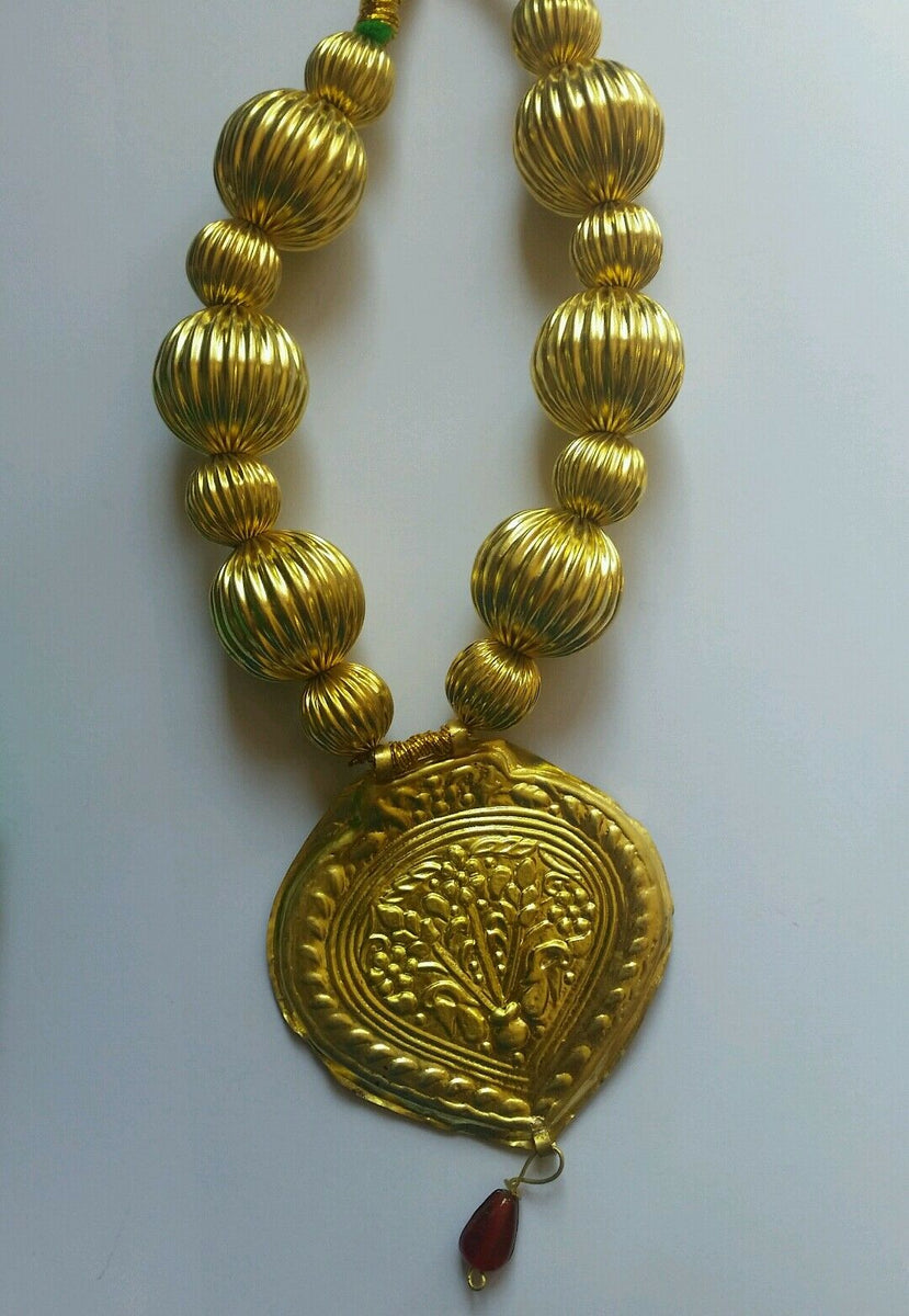 Traditional Punjabi Folk Bhangra Gidha Kaintha Pendant in Green thread  necklace