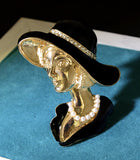 Pretty lady personality brooch retro vintage look gold plated royal pin ggg23