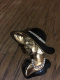 Pretty lady personality brooch retro vintage look gold plated royal pin ggg23