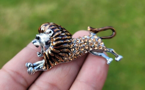 Roaring lion king brooch silver plated celebrity broach royal power sikh pin k27