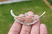 Leaf brooch vintage look gold plated zodiac broach astrology good luck pin k30