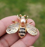 Honey Bee Brooch Vintage Look Queen Broach Gold Plated Celebrity Design Pin K45