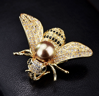 Honey Bee Brooch Vintage Look Queen Broach Gold Plated Celebrity Design Pin K45