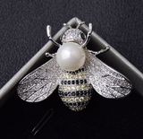 Honey Bee Brooch Vintage Look Queen Broach Gold Plated Celebrity Design Pin K45