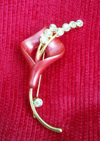 Stunning diamonte gold plated lily flower brooch broach cake pin for suits hats