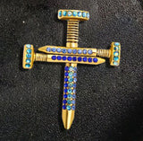 King cross nail brooch vintage look gold plated celebrity broach queen pin i4