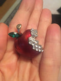 Stunning vintage look gold plated red apple designer brooch broach pin jjj54