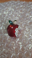 Stunning vintage look gold plated red apple designer brooch broach pin jjj54