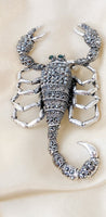 Valentine scorpion brooch vintage look celebrity broach silver plated pin ggg90