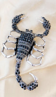 Valentine scorpion brooch vintage look celebrity broach silver plated pin ggg90