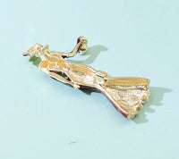 Pretty lady posture brooch retro vintage look gold plated royal design pin gg23