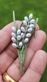 Flower Brooch Celebrity Good luck pearl pin vintage look King Queen broach S10K