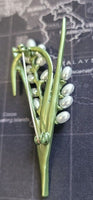 Flower Brooch Celebrity Good luck pearl pin vintage look King Queen broach S10K