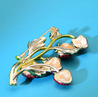 Strawberry brooch vintage look gold plated suit coat broach celebrity pin ggg58