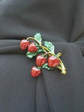 Strawberry brooch vintage look gold plated suit coat broach celebrity pin ggg58