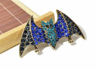 Stunning vintage look gold plated retro fly bat celebrity brooch broach pin f12