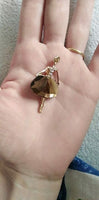 Dance girl brooch stunning vintage look gold plated suit coat broach pin ggg74