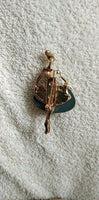 Dance girl brooch stunning vintage look gold plated suit coat broach pin ggg74