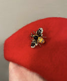 Stunning vintage look gold plated gold honey bee brooch suit coat broach pin g72