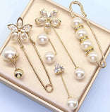 Six piece brooch set vintage look design queen broach gold plated pin new ggg104