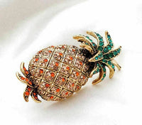 Stunning vintage look gold plated pineapple designer brooch broach cake pin b51