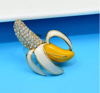 Banana brooch celebrity broach stunning vintage look gold plated queen pin i8