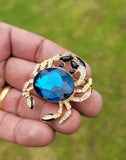 Stunning Vintage Look Gold Plated Blue CRAB Designer Brooch Broach Cake Pin B54