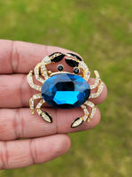 Stunning Vintage Look Gold Plated Blue CRAB Designer Brooch Broach Cake Pin B54