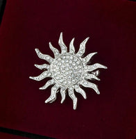 Stunning vintage look silver plated sun shaped brooch suit coat broach pin b12