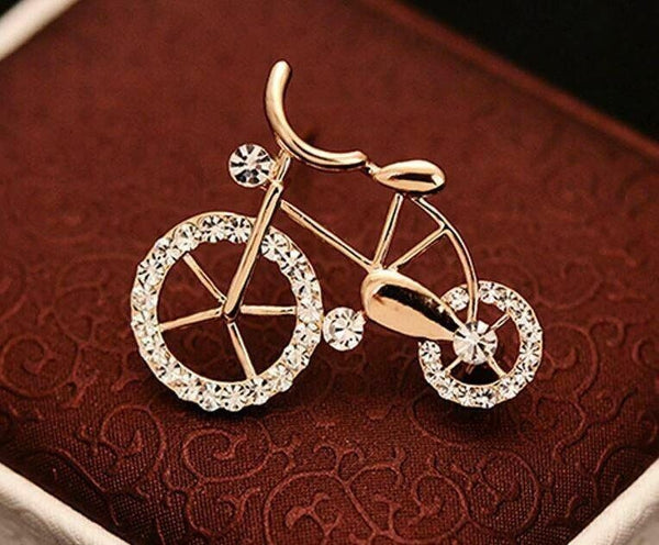 Stunning vintage look gold plated cycle bike brooch suit coat broach pin ha17