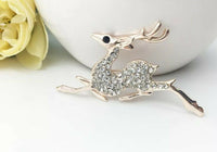 Stunning diamonte rose gold plated christmas running deer brooch cake pin b17