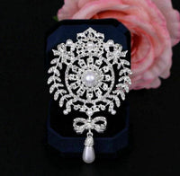 Stunning vintage look silver plated king royal celebrity brooch broach pin b49u