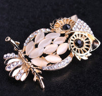 Owl brooch vintage look gold plated celebrity broach queen royal pin u3 opal new