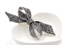 Bow brooch vintage look silver plated stunning high end design broach pin u10