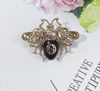 Honey Bee Brooch Vintage Look Queen Broach Gold Plated Celebrity Hollywood Pin T