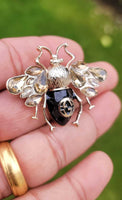 Honey Bee Brooch Vintage Look Queen Broach Gold Plated Celebrity Hollywood Pin T