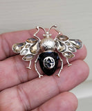 Honey Bee Brooch Vintage Look Queen Broach Gold Plated Celebrity Hollywood Pin T
