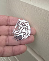 Stainless Steel Plate Crafted Lion Brooch Pin Retro Celebrity Power King broach CCCB Stunning design Unisex Silver colour Queen lapel pin