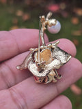 Gold Plated Red Rose brooch Lovers lucky Pin Vintage Look suit coat broach Collar CD Queen Design Celebrity Lapel Faux Pearl Stunning Design