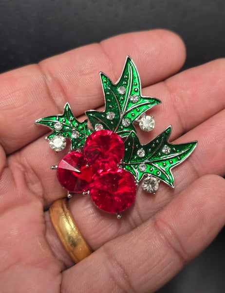 Holly flower brooch celebrity pin vintage look Silver plated queen xmas broach i36R