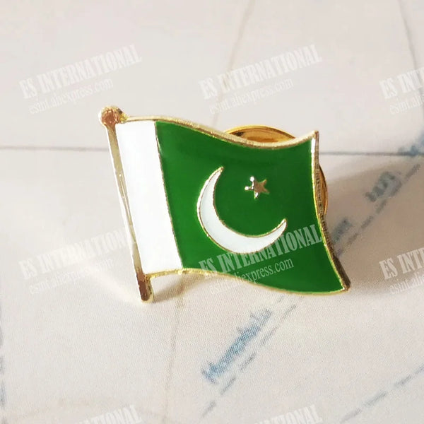 Pakistan National Flag Lapel Pins Crystal Epoxy Metal Enamel Badge Paint Brooch Souvenir Suit  Personality  Commemorative Gifts