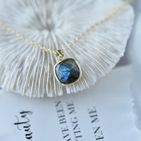 ITSMOS Labradorite Flash Pendant Necklace 14k Gold Plated Teardrop Pendant Choker Natural Healing Stone Jewelry for Women Gift