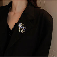 SUYU Court Style Horse Brooch Elegant Fashion Versatile Clothing Pins