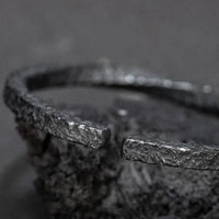YIZIZAI Retro Mobius Bangle Bracelet Unisex Luxury Black Romantic Couple Jewelry Unique Personality Gift for Men & Women