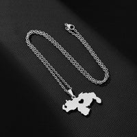 New stainless steel smooth heart-shaped Venezuela map necklace fashion men and women couples titanium steel pendant accessories