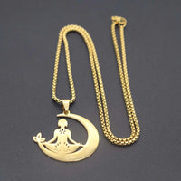 Fashionable stainless steel moon meditation pendant necklace accessory, versatile and elegant collarbone chain for both men and