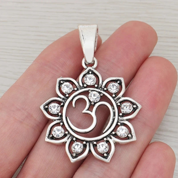 5 x Tibetan Silver OM AUM Crystal Rhinestone Yoga Lotus Flower Charms Pendants for DIY Necklace Jewellery Making Accessories