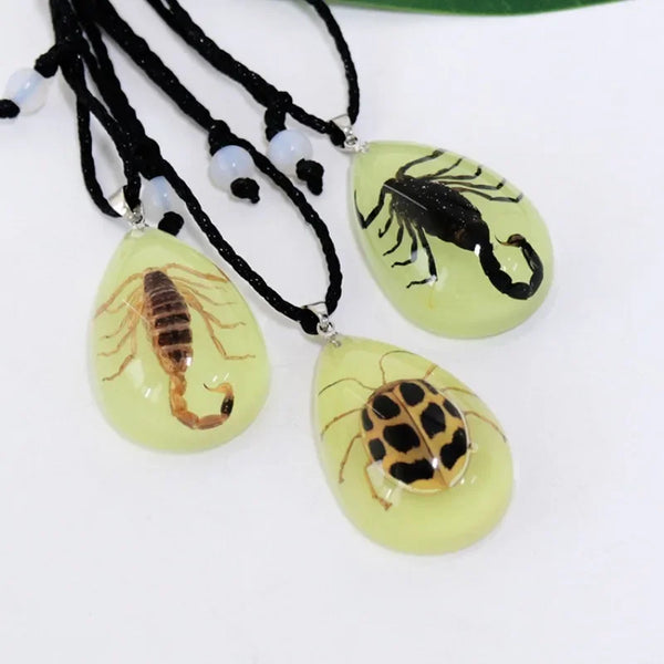 Vintage Resin Insect Beetle Amber Pendant Luminous Natural Scorpion Necklace Handmake Rope Chain Necklaces Glow in Dark Jewelry