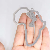 New fashion stainless steel hollow portrait map large pendant DIY necklace bracelet key chain pendant accessories