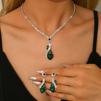 Ladies' fashionable peach heart design necklace earrings jewelry set suitable for daily wear and holiday gifts